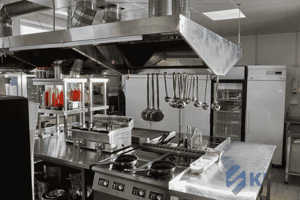 cuisine professionnelle de restaurant avec des extractions aux normes