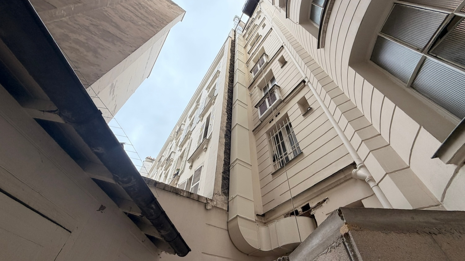 Installation conduit d’extraction sur façade