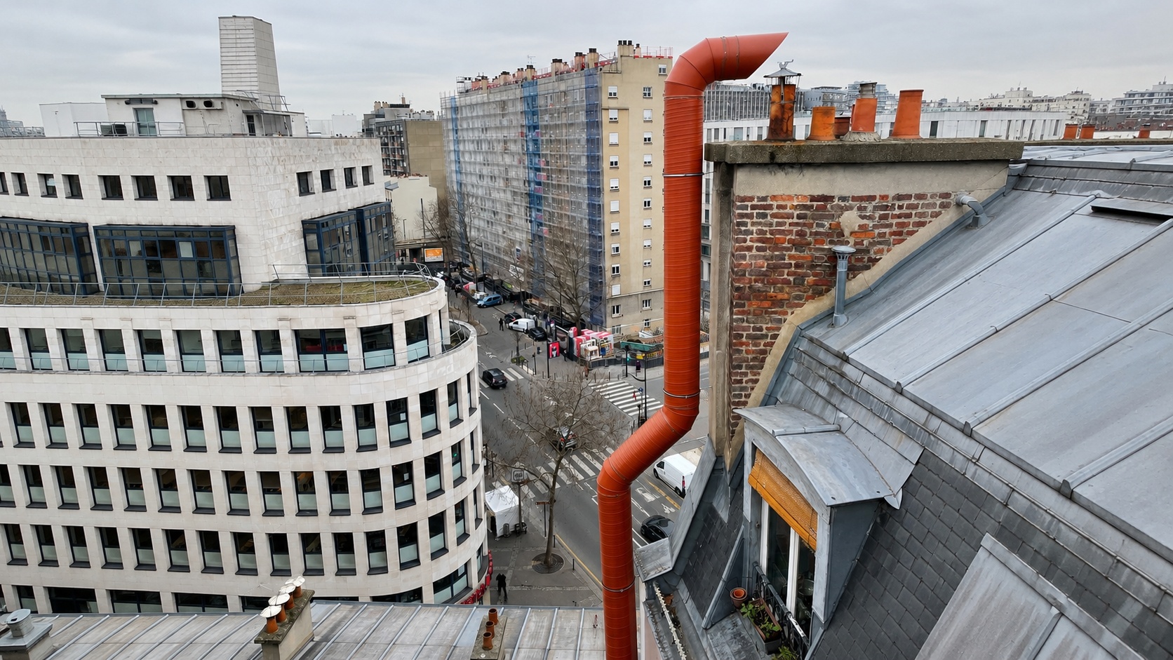 Installation conduit hotte de cuisine
