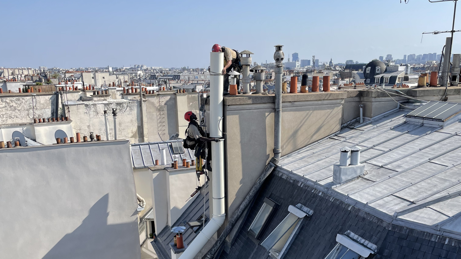 Installation de conduit de cheminée extérieur